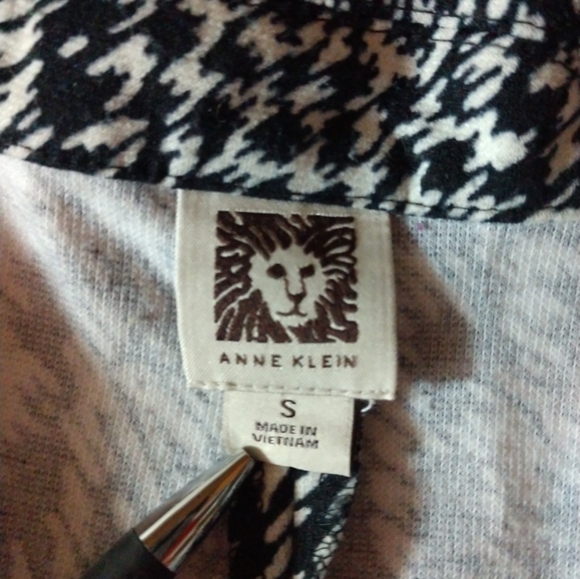 Anne Klein jacket small gently used - Picture 9 of 9